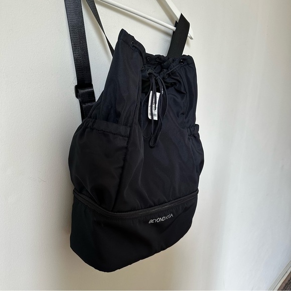 NWT Beyond Yoga Convertible Black Backpack Gym Bag - Picture 5 of 13